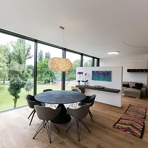 Apartment Parksuites 
