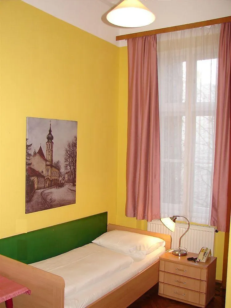 Pension Lehrerhaus Vienna 2*,  Austria