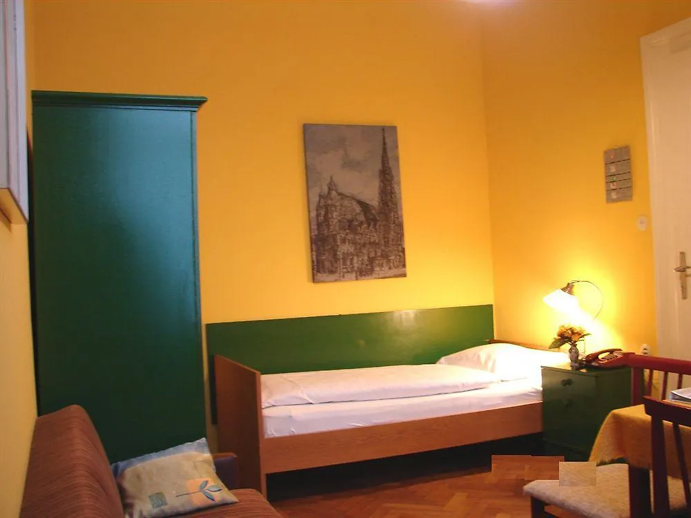 Pension Lehrerhaus Wenen 2*,