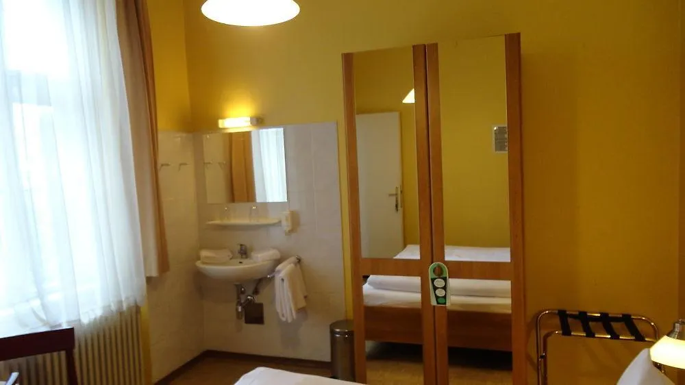 וינה Pension Lehrerhaus
