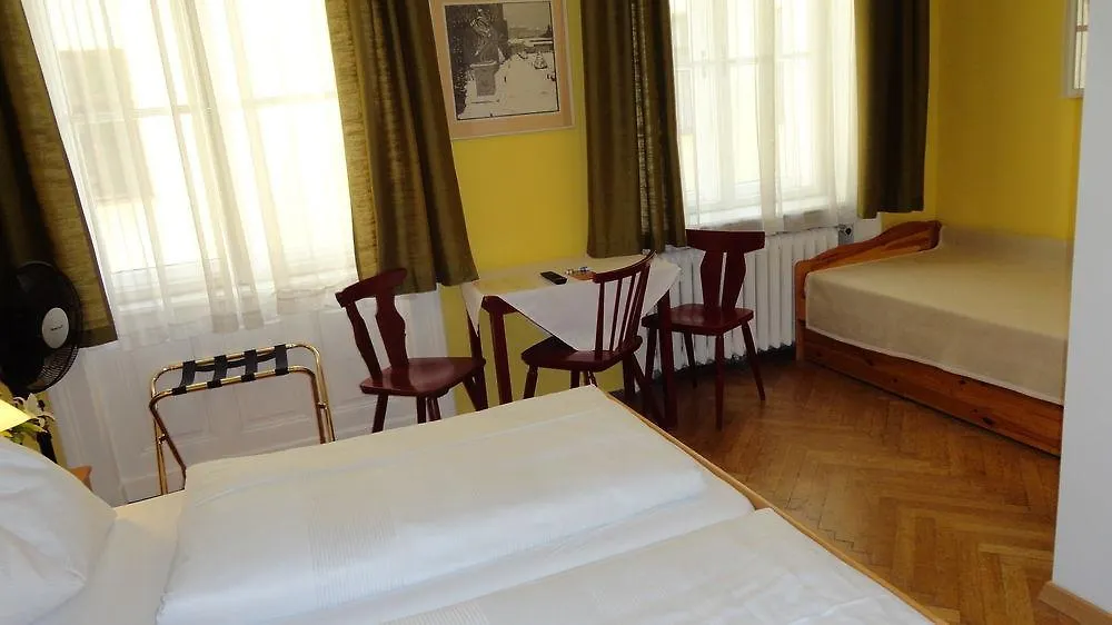 Pension Lehrerhaus Viena 2*,